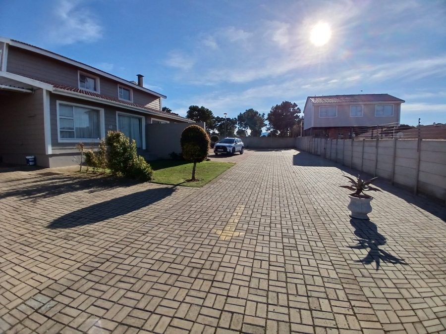 2 Bedroom Property for Sale in Hartenbos Central Western Cape